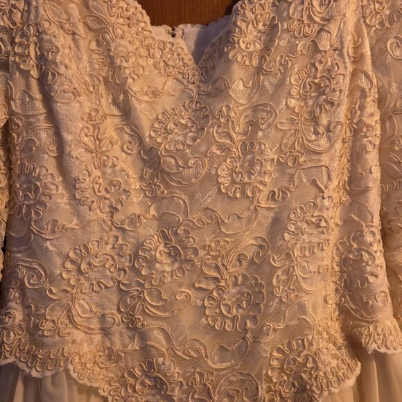 Ivory floor length wedding dress - Picture 2 of 5